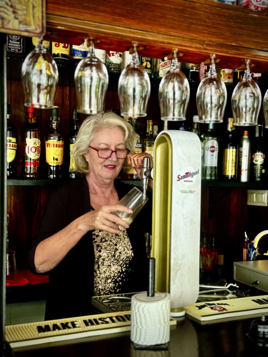 Otra Mas Bar Block 79