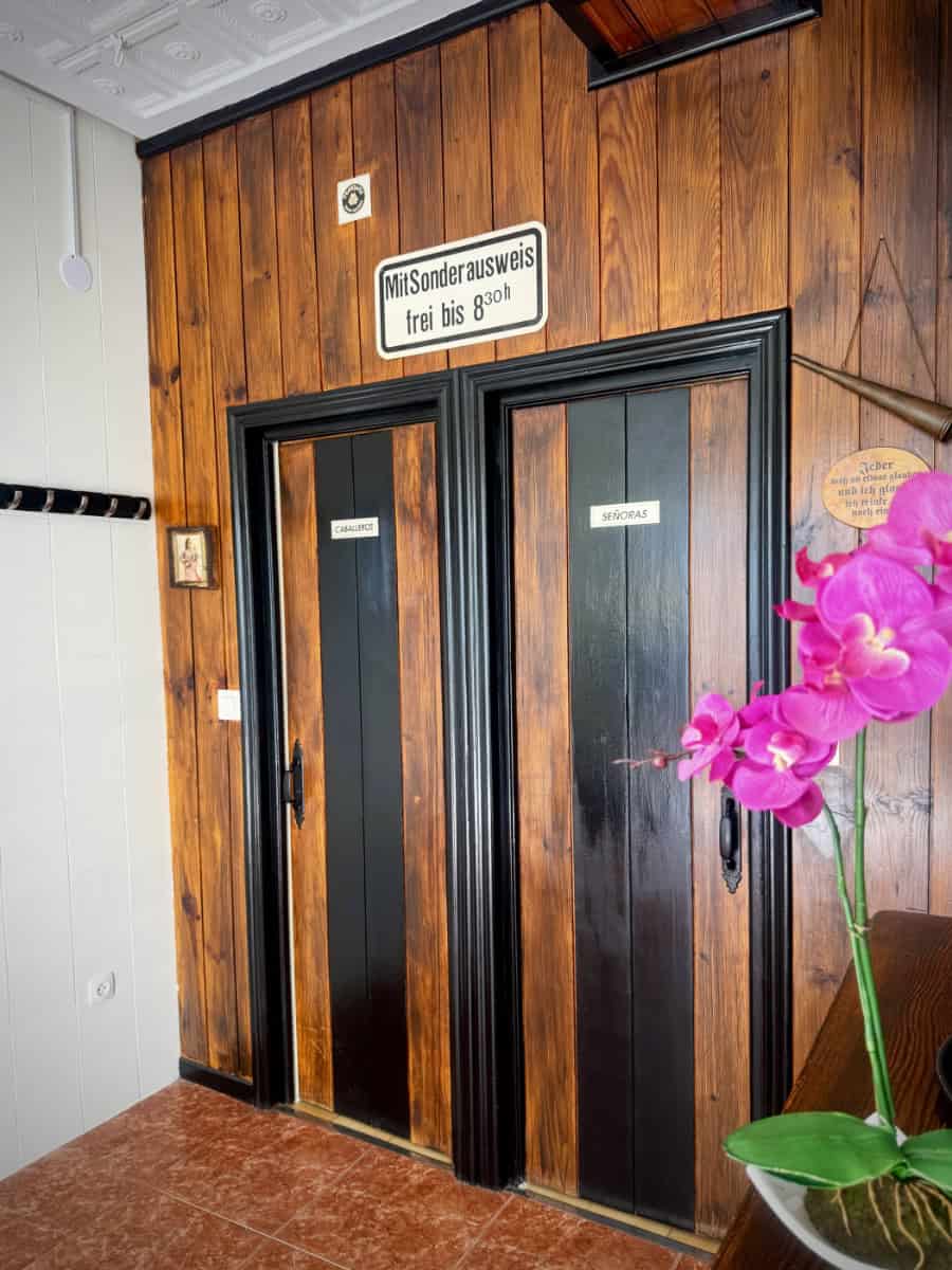 Otra Mas Bar Block 79