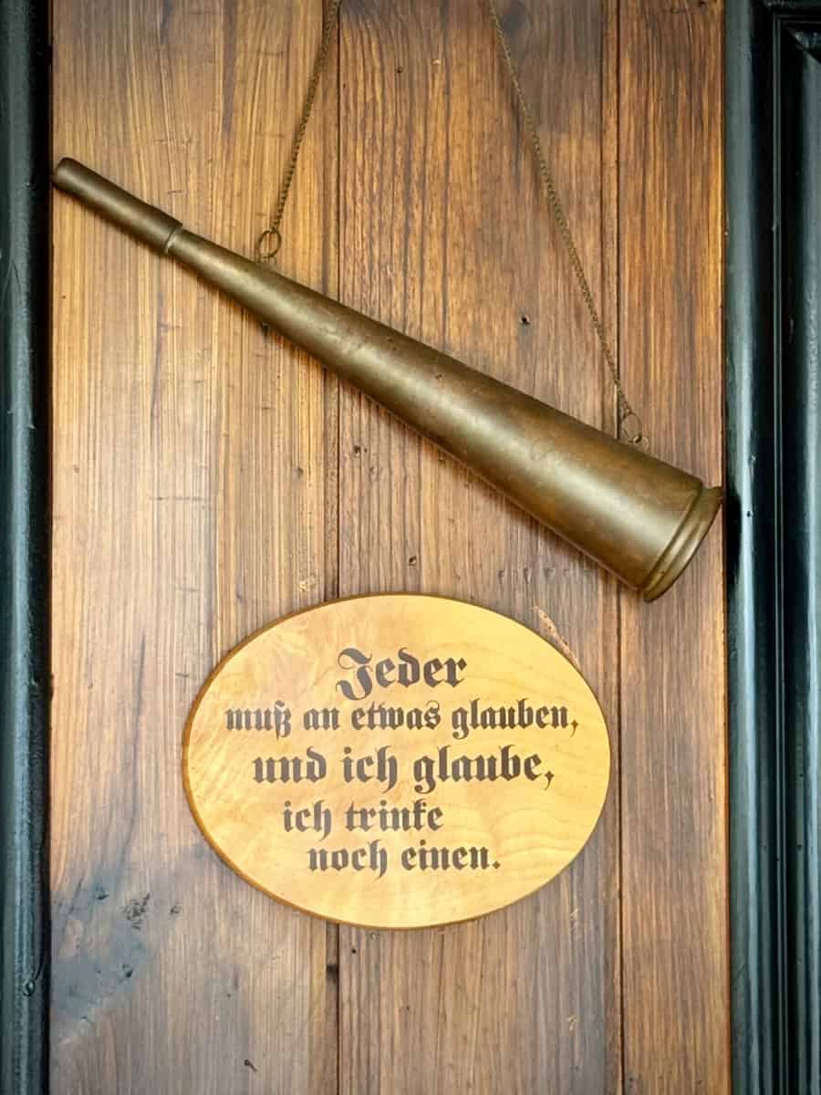 Otra Mas Bar Block 79